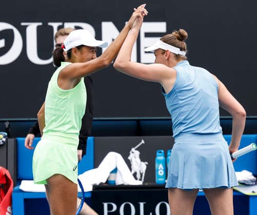(260128) -- MELBOURNE, Jan. 28, 2026 -- Zhang Shuai (L) Elise Mertens celebrate winning during the women s doubles quarterfinal match between Zhang Shuai (China) Elise Mertens (Belgium) and Wu Fang-Hsien (Chinese Taipei) Hozumi Eri (Japan) at the Australian Open tennis tournament in Melbourne, Australia, Jan. 28, 2026. ) (SP)AUSTRALIA-MELBOURNE-TENNIS-AUSTRALIAN OPEN-WOMEN S DOUBLES-QUARTERFINALS MaxPing 