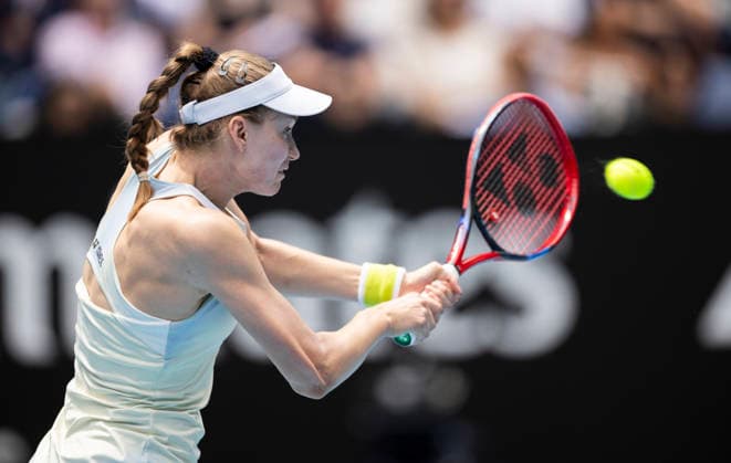 (260128) -- MELBOURNE, Jan. 28, 2026 -- Elena Rybakina hits a return during the women s singles quarterfinal match between Elena Rybakina of Kazakhstan and Iga Swiatek of Poland at the Australian Open tennis tournament in Melbourne, Australia, Jan. 28, 2026. (Photo by Xinhua) (SP)AUSTRALIA-MELBOURNE-TENNIS-AUSTRALIAN OPEN-WOMEN S SINGLES-QUARTERFINALS HuxJingchen 