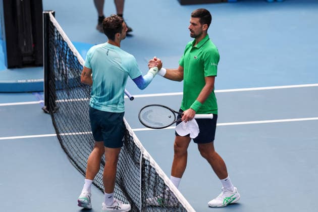 Lorenzo Musetti after retiring injured in his quarter final match against Novak Djokovic Australian Open tennis tournament, Day Eleven, Melbourne Park, Australia - 28 Jan 2026Melbourne Melbourne Park Victoria (VIC) Australia  Copyright: xEllaxLing Shutterstockx 16403681da