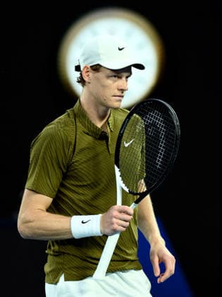 TENNIS AUSTRALIAN OPEN, Jannik Sinner of Italy during his men™s Quarterfinal against Ben Shelton of the USA on day 11 of the 2026 Australian Open tennis tournament at Melbourne Park in Melbourne, Wednesday, January 28, 2026. ( NO ARCHIVING MELBOURNE VICTORIA AUSTRALIA  Copyright: xJOELxCARRETTx 20260128198553359057