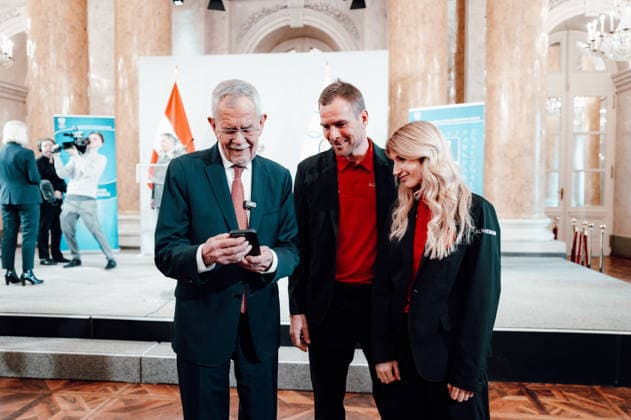 OLYMPICS - Winter Olympic Games, Olympische Spiele, Olympia, OS Milano Cortina 2026 VIENNA,AUSTRIA,28.JAN.26 - OLYMPICS - Winter Olympic Games Milano Cortina 2026, preview, Vereidigung Olympic Team Austria. Image shows president Alexander Van Der Bellen, Benjamin Karl (AUT) and Anna Gasser (AUT).  GEPAxpictures xAlexanderxSolc