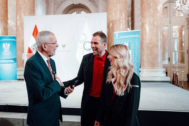 OLYMPICS - Winter Olympic Games, Olympische Spiele, Olympia, OS Milano Cortina 2026 VIENNA,AUSTRIA,28.JAN.26 - OLYMPICS - Winter Olympic Games Milano Cortina 2026, preview, Vereidigung Olympic Team Austria. Image shows president Alexander Van Der Bellen, Benjamin Karl (AUT) and Anna Gasser (AUT).  GEPAxpictures xAlexanderxSolc