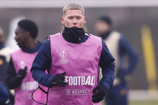 DEVENTER , 28-01-2026 , Stadium De Adelaarshorst , season 2025 2026 , UEFA Europa League League phase . Training before the Europa League match between Go Ahead Eagles and SC Braga, Picture shows GA Eagles player Victor Edvardsen Training before Go Ahead Eagles - Braga  x201132208x Copyright: