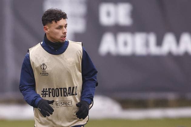 DEVENTER , 28-01-2026 , Stadium De Adelaarshorst , season 2025 2026 , UEFA Europa League League phase . Training before the Europa League match between Go Ahead Eagles and SC Braga, Picture shows GA Eagles player Dean James Training before Go Ahead Eagles - Braga  x201132223x Copyright: