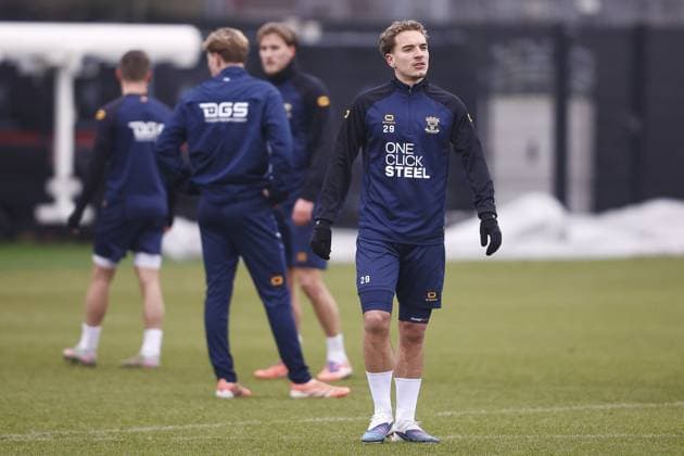 DEVENTER , 28-01-2026 , Stadium De Adelaarshorst , season 2025 2026 , UEFA Europa League League phase . Training before the Europa League match between Go Ahead Eagles and SC Braga, Picture shows GA Eagles player Aske Adelgaard Training before Go Ahead Eagles - Braga  x201132226x Copyright: