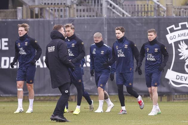 DEVENTER , 28-01-2026 , Stadium De Adelaarshorst , season 2025 2026 , UEFA Europa League League phase . Training before the Europa League match between Go Ahead Eagles and SC Braga, Picture shows GA Eagles player Soren Tengstedt GA Eagles player Finn Stokkers GA Eagles player Victor Edvardsen GA Eagles player Evert Linthorst GA Eagles player Alfons Sampsted Training before Go Ahead Eagles - Braga  x201132242x Copyright: