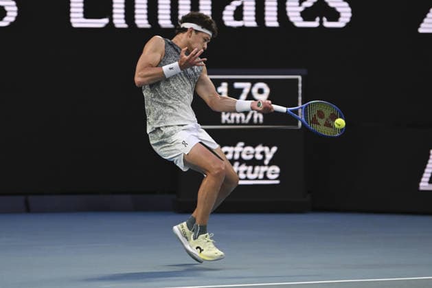 Australian Open 2026 - Quarterfinals MELBOURNE, AUSTRALIA - JANUARY 28: Ben Shelton (USA) in action against Jannik Sinner (ITA) (not seen) during the Quarterfinals at the Australian Open grand slam tennis tournament at Melbourne Park in Melbourne, Australia on January 28, 2026 Mark Avellino Anadolu Melbourne Australia. Editorial use only. Please get in touch for any other usage.  Copyright: x2026xAnadoluxMarkxAvellinox