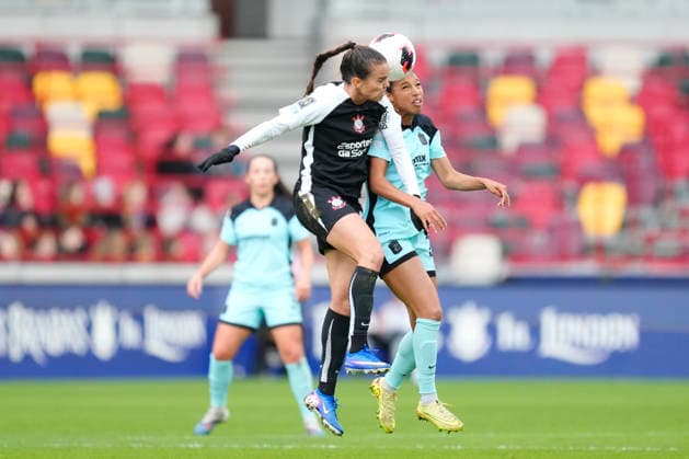 Gotham FC v SC Corinthians - FIFA Women s Champions Cup 2026 Semi Final Midge Purce forward of Gotham and United States and Ana Vitoria midfielder of Corinthians and Brazil compete for the ball during the FIFA Women s Champions Cup 2026 Semi Final match between Gotham FC and SC Corinthians at Brentford stadium on January 28, 2026 in London, England. London England United Kingdom  Copyright: xJosexBretonx originalFilename:bretonhernandez-gothamfc260128_nprYL.jpg