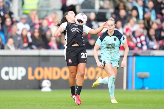 Gotham FC v SC Corinthians - FIFA Women s Champions Cup 2026 Semi Final Duda Sampaio midfielder of Corinthians and Brazil controls the ball during the FIFA Women s Champions Cup 2026 Semi Final match between Gotham FC and SC Corinthians at Brentford stadium on January 28, 2026 in London, England. London England United Kingdom  Copyright: xJosexBretonx originalFilename:bretonhernandez-gothamfc260128_np0gt.jpg
