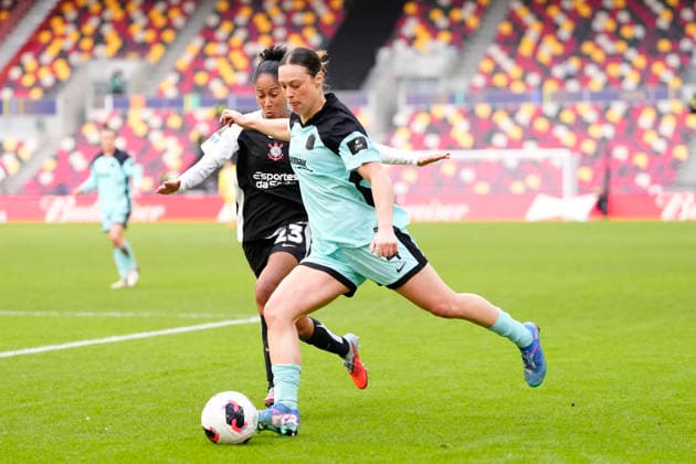Gotham FC v SC Corinthians - FIFA Women s Champions Cup 2026 Semi Final Lilly Reale defender of Gotham and United States and Gi Fernandes defender of Corinthians and Brazil compete for the ball during the FIFA Women s Champions Cup 2026 Semi Final match between Gotham FC and SC Corinthians at Brentford stadium on January 28, 2026 in London, England. London England United Kingdom  Copyright: xJosexBretonx originalFilename:bretonhernandez-gothamfc260128_npAaL.jpg