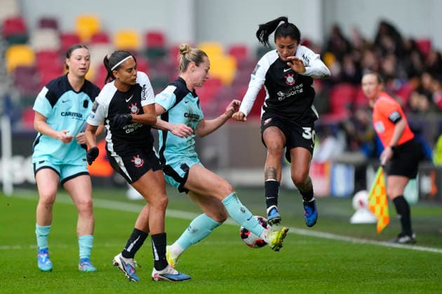 Gotham FC v SC Corinthians - FIFA Women s Champions Cup 2026 Semi Final Jaqueline forward of Corinthians and Brazil and Jaelin Howell midfielder of Gotham and United States compete for the ball during the FIFA Women s Champions Cup 2026 Semi Final match between Gotham FC and SC Corinthians at Brentford stadium on January 28, 2026 in London, England. London England United Kingdom  Copyright: xJosexBretonx originalFilename:bretonhernandez-gothamfc260128_npQIA.jpg