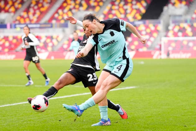 Gotham FC v SC Corinthians - FIFA Women s Champions Cup 2026 Semi Final Lilly Reale defender of Gotham and United States and Gi Fernandes defender of Corinthians and Brazil compete for the ball during the FIFA Women s Champions Cup 2026 Semi Final match between Gotham FC and SC Corinthians at Brentford stadium on January 28, 2026 in London, England. London England United Kingdom  Copyright: xJosexBretonx originalFilename:bretonhernandez-gothamfc260128_npKOY.jpg