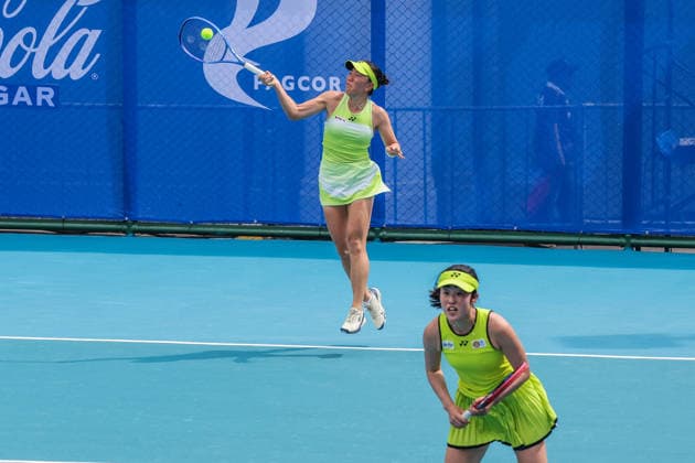 (260128) -- MANILA, Jan. 28, 2026 -- Ayukawa Mana (L) Morisaki Kanako of Japan compete during the women s doubles round of 16 match against Stefi Marithe Aludo and Tennielle Madis of the Philippines at the WTA, Tennis Damen Philippine Women s Open in Manila, the Philippines, Jan. 28, 2026. ) (SP)PHILIPPINES-MANILA-WTA PHILIPPINE WOMEN S OPEN ROUELLExUMALI 