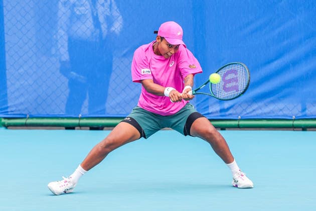 (260128) -- MANILA, Jan. 28, 2026 -- Mananchaya Sawangkaew hits a return during the women s singles round of 16 match between Zhu Lin of China and Mananchaya Sawangkaew of Thailand at the WTA, Tennis Damen Philippine Women s Open in Manila, the Philippines, Jan. 28, 2026. ) (SP)PHILIPPINES-MANILA-WTA PHILIPPINE WOMEN S OPEN RouellexUmali 