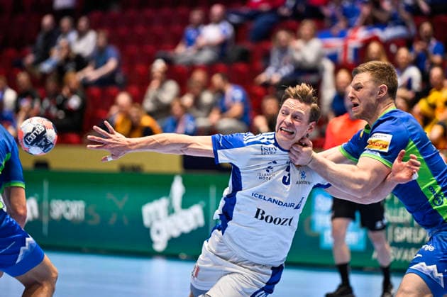 Iceland s Janus DaÃ°i Smarason against Slovenia s Kristjan HorÅ¾en during the 2026 EHF European Men s Handball Championship the EHF Euro 2026 main round match between Slovenia and Iceland at Malmö Arena, in Malmö, Sweden, on January 28, 2026 MALMÖ SWEDEN x50090x  Copyright: xJohanxNilsson TTx EHF EURO 2026 SLOVENIA-ICELAND