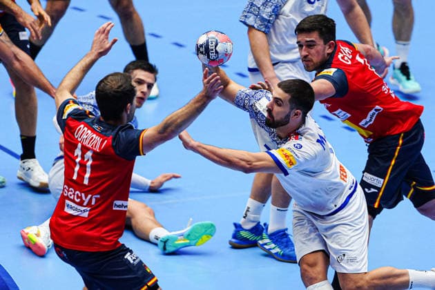 Kauldi Odriozola Spain, 11 , Martim Costa Portugal, 79 DEN, Spain vs Portugal, Handball, EHF European Championship 2026, Main Round, Matchday 4, 28 01 2026 DEN, Spain vs Portugal, Handball, EHF European Championship 2026, Main Round, Matchday 4, 28 01 2026 Herning Copyright: xEibner-Pressefoto MarcelxvonxFehrnx EP_MFN