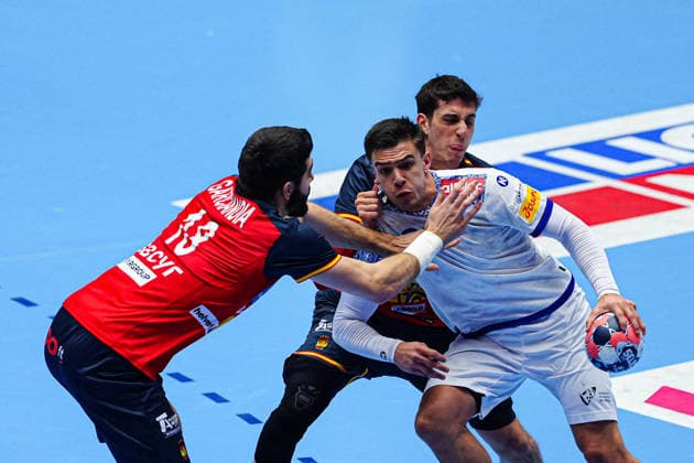Imanol Garciandia Spain, 18 , Ian Barrufet Spain, 80 , Francisco Costa Portugal, 26 DEN, Spain vs Portugal, Handball, EHF European Championship 2026, Main Round, Matchday 4, 28 01 2026 DEN, Spain vs Portugal, Handball, EHF European Championship 2026, Main Round, Matchday 4, 28 01 2026 Herning Copyright: xEibner-Pressefoto MarcelxvonxFehrnx EP_MFN