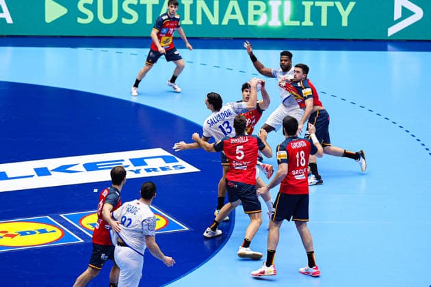 Throw Goal Salvador Salvador Portugal, 13 DEN, Spain vs Portugal, Handball, EHF European Championship 2026, Main Round, Matchday 4, 28 01 2026 DEN, Spain vs Portugal, Handball, EHF European Championship 2026, Main Round, Matchday 4, 28 01 2026 Herning Copyright: xEibner-Pressefoto MarcelxvonxFehrnx EP_MFN