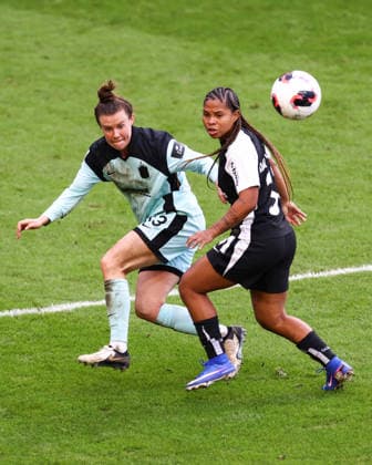 Gotham FC gegen SC Corinthians 28. Januar 2026, London FIFA Womens Champions Cup Halbfinale Gotham FC gegen SC Corinthians Savannah Mccaskill von Gotham und Dayana Rodriguez von Corinthians Foto Jacques Feeney Abseits London UK  Copyright: xJacquesxFeeneyx xOffsidexOffside
