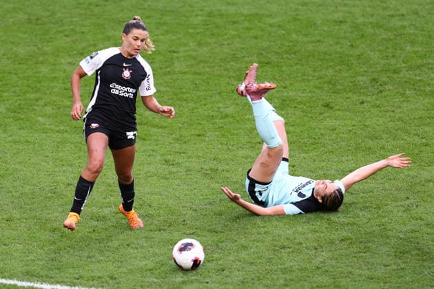 Gotham FC gegen SC Corinthians 28. Januar 2026, London FIFA Womens Champions Cup Halbfinale Gotham FC gegen SC Corinthians Khyah Harper von Gotham und Dayana Rodriguez von Corinthians Foto Jacques Feeney Abseits London UK  Copyright: xJacquesxFeeneyx xOffsidexOffside