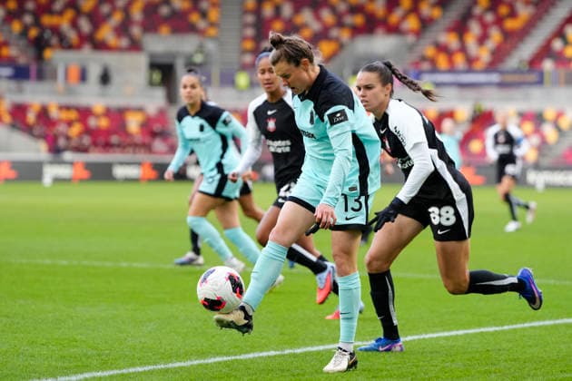 Gotham FC v SC Corinthians - FIFA Women s Champions Cup 2026 Semi Final Savannah McCaskill midfielder of Gotham and United States controls the ball during the FIFA Women s Champions Cup 2026 Semi Final match between Gotham FC and SC Corinthians at Brentford stadium on January 28, 2026 in London, England. London England United Kingdom  Copyright: xJosexBretonx originalFilename:bretonhernandez-gothamfc260128_nphVH.jpg