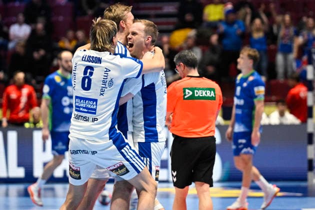 Iceland s team celebrates after winning against Slovenia, 31 39, during the 2026 EHF European Men s Handball Championship the EHF Euro 2026 main round match between Slovenia and Iceland at Malmö Arena, in Malmö, Sweden, on January 28, 2026 MALMÖ SWEDEN x50090x  Copyright: xJohanxNilsson TTx EHF EURO 2026 SLOVENIA-ICELAND