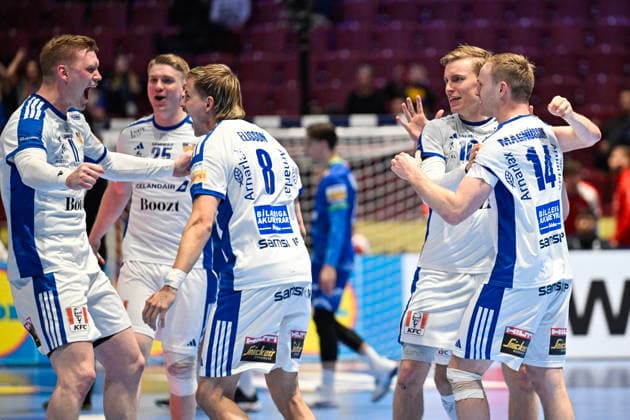 MALMÖ, SVERIGE 20260128 Iceland s team celebrates after winning against Slovenia, 31 39, during the 2026 EHF European Men s Handball Championship the EHF Euro 2026 main round match between Slovenia and Iceland at Malmö Arena, in Malmö, Sweden, on January 28, 2026 MALMÖ SVERIGE x50090x  Copyright: xJohanxNilsson TTx EHF EURO 2026 SLOVENIA-ICELAND