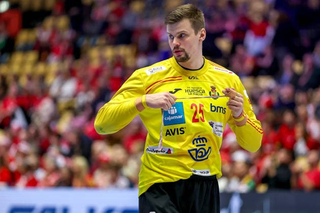 28 01 2026, Handball, Men s EHF EURO 2026, Spain Portugal, Jyske Bank Boxing in Herning, Denmark, Main Round Antonio Antunes Baeta Rodrigues Areia Portugal 25 disappointed disappointment Denmark