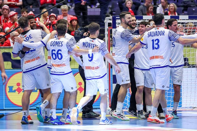 28 01 2026, Handball, Men s EHF EURO 2026, Spain Portugal, Jyske Bank Boxen in Herning, Denmark, Main Round Final celebration Portugal after the victory against Spain Denmark