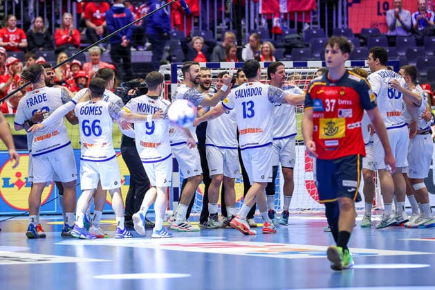 28 01 2026, Handball, Men s EHF EURO 2026, Spain Portugal, Jyske Bank Boxen in Herning, Denmark, Main Round Final celebration Portugal after the victory against Spain Denmark