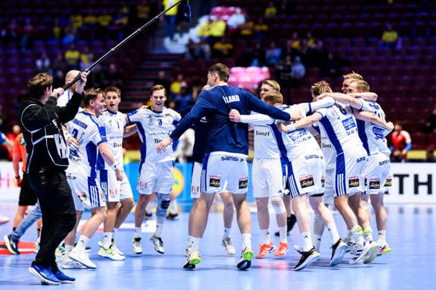 260128 Players of Iceland celebrates after the EHF European Handball Championship main round match between Slovenia and Iceland on January 28, 2026 in Malmö Photo Petter Arvidson BILDBYRAN kod PA PA1143 handball handball handballs em 2026 slovenien slovenia island ehf european handball championship iceland bbeng jubel celebrates  Copyright: PETTERxARVIDSON BB260128PA029