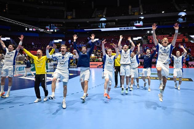 Iceland s team celebrates after winning against Slovenia, 31 39, during the 2026 EHF European Men s Handball Championship the EHF Euro 2026 main round match between Slovenia and Iceland at Malmö Arena, in Malmö, Sweden, on January 28, 2026 MALMÖ SWEDEN x50090x  Copyright: xJohanxNilsson TTx EHF EURO 2026 SLOVENIA-ICELAND