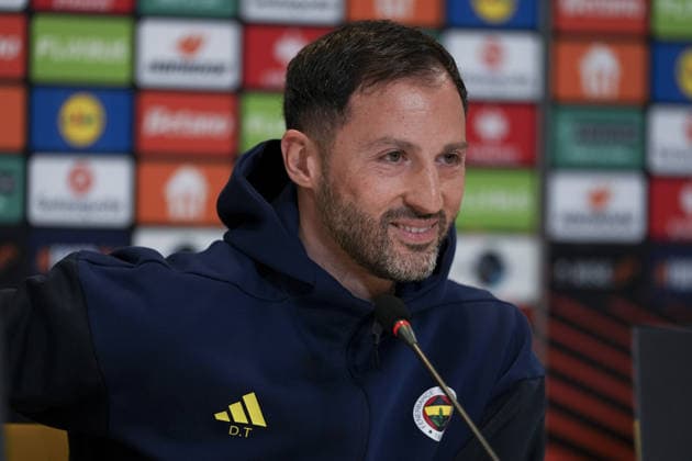 Ahead of FCSB v Fenerbahce - UEFA Europa League BUCHAREST, ROMANIA - JANUARY 28: Head coach Domenico Tedesco of Fenerbahce speaks during the press conference, PK, Pressekonferenz ahead of the UEFA Europa League Week 8 football match between FCSB and Fenerbahce at the National Arena in Bucharest, Romania on January 28, 2026. Arife Karakum Anadolu Bucharest Romania. Editorial use only. Please get in touch for any other usage.  Copyright: x2026xAnadoluxArifexKarakumx