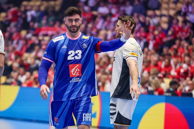 28 01 2026, Handball, Men s EHF EURO 2026, Germany France, Jyske Bank Boxen in Herning, Denmark, Main Round Ludovic Fabregas France 23 gesticulating on the pitch Denmark
