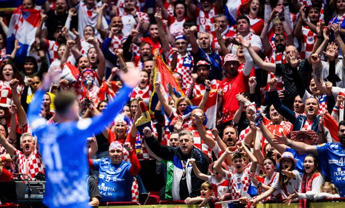 260128 Fans of Croatia celebrates during the EHF European Handball Championship main round match between Croatia and Hungary on January 28, 2026 in Malmö Photo Petter Arvidson BILDBYRAN kod PA PA1144 handball handball handball handballs em 2026 croatia hungary croatia hungary ehf european handball championship bbeng grappa33jubel celebrates  Copyright: PETTERxARVIDSON BB260128PA037