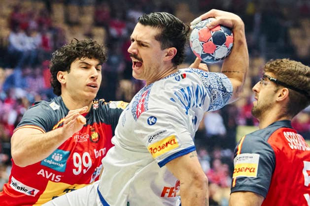 DENMARK EM Men s Handball Spain Portugal Portugal s Salvador Salvador in a duel with Spain s Javier Rodriguez and Antonio Serradilla during the EHF Euro 2026 main round men s handball match between Spain and Portugal at Jyske Bank Boxen in Herning, Wednesday, January 28, 2026 Photo Thomas Traasdahl Ritzau Scanpix , Herning Denmark  Copyright: RitzauxScanpix ThomasxTraasdahlx spdk20260128-162218-L