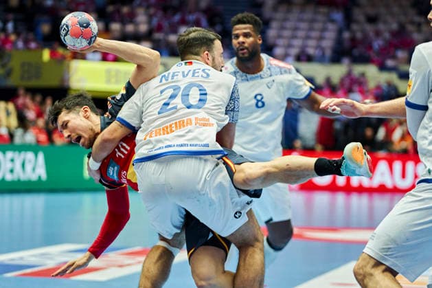 DENMARK European Men s Handball Championship Spain Portugal Spain s Alex Dujshebaev in a duel with Portugal s Miguel Neves during the EHF Euro 2026 main round men s handball match between Spain and Portugal at Jyske Bank Boxen in Herning, Wednesday, January 28, 2026 Photo Thomas Traasdahl Ritzau Scanpix , Herning Denmark  Copyright: RitzauxScanpix ThomasxTraasdahlx spdk20260128-172400-L