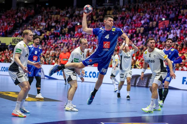 28 01 2026, Handball, Men s EHF EURO 2026, Germany France, Jyske Bank Boxen in Herning, Denmark, Main Round Aymeric Minne France 04 throws the ball at the goal Denmark