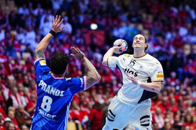 Throw Goal Juri Knorr Germany, 15 DEN, Germany vs. France, Handball, EHF European Championship 2026, Main Round, Matchday 4, 28 01 2026 DEN, Germany vs. France, Handball, EHF European Championship 2026, Main Round, Matchday 4, 28 01 2026 Herning Copyright: xEibner-Pressefoto MarcelxvonxFehrnx EP_MFN