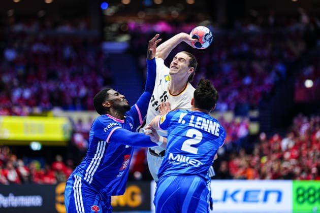 Dika Mem France, 10 , Juri Knorr Germany, 15 , Yanis Lenne France, 02 DEN, Germany vs France, Handball, EHF European Championship 2026, Main Round, Matchday 4, 28 01 2026 DEN, Germany vs France, Handball, EHF European Championship 2026, Main Round, Matchday 4, 28 01 2026 Herning Copyright: xEibner-Pressefoto MarcelxvonxFehrnx EP_MFN
