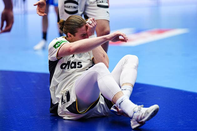 Juri Knorr Germany, 15 after foul on the floor DEN, Germany vs France, Handball, EHF European Championship 2026, Main Round, Matchday 4, 28 01 2026 DEN, Germany vs France, Handball, EHF European Championship 2026, Main Round, Matchday 4, 28 01 2026 Herning Copyright: xEibner-Pressefoto MarcelxvonxFehrnx EP_MFN