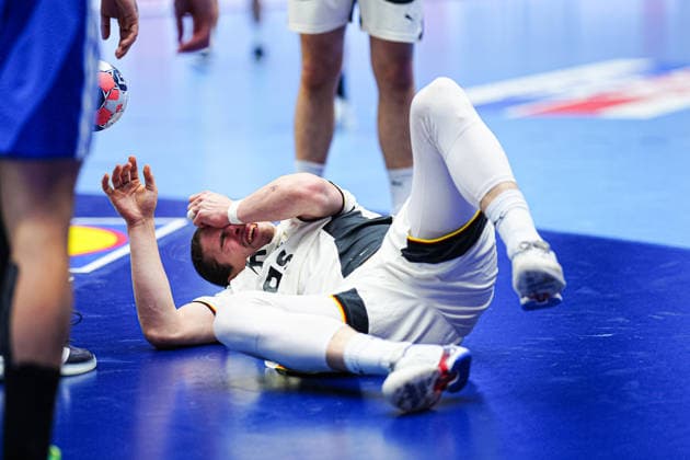 Juri Knorr Germany, 15 after foul on the floor DEN, Germany vs France, Handball, EHF European Championship 2026, Main Round, Matchday 4, 28 01 2026 DEN, Germany vs France, Handball, EHF European Championship 2026, Main Round, Matchday 4, 28 01 2026 Herning Copyright: xEibner-Pressefoto MarcelxvonxFehrnx EP_MFN