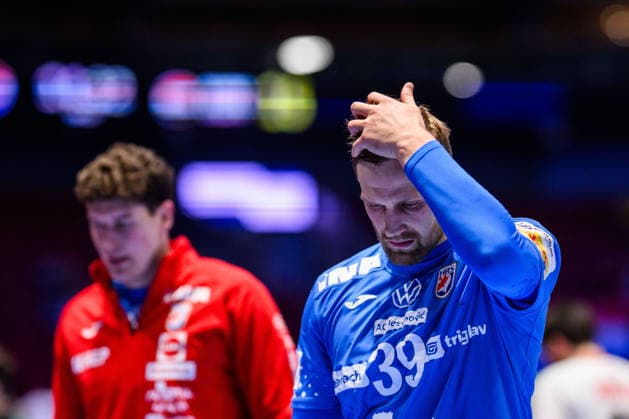 260128 David Mandic of Croatia looks dejected during the EHF European Handball Championship main round match between Croatia and Hungary on January 28, 2026 in Malmö Photo Petter Arvidson BILDBYRAN kod PA PA1144 handball handball handball handballs em 2026 croatia hungary croatia hungary hungary ehf european handball championship bbeng grappa33depp  Copyright: PETTERxARVIDSON BB260128PA059