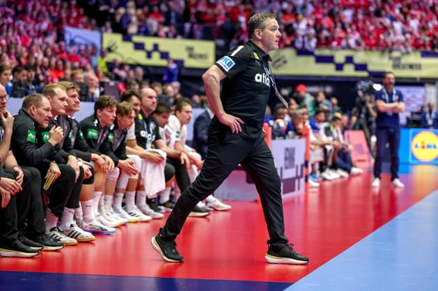 28 01 2026, Handball, Men s EHF EURO 2026, Germany France, Jyske Bank Boxen in Herning, Denmark, Main Round Headcoach Alfred Gislason Germany hc gesticulating on the sidelines Denmark