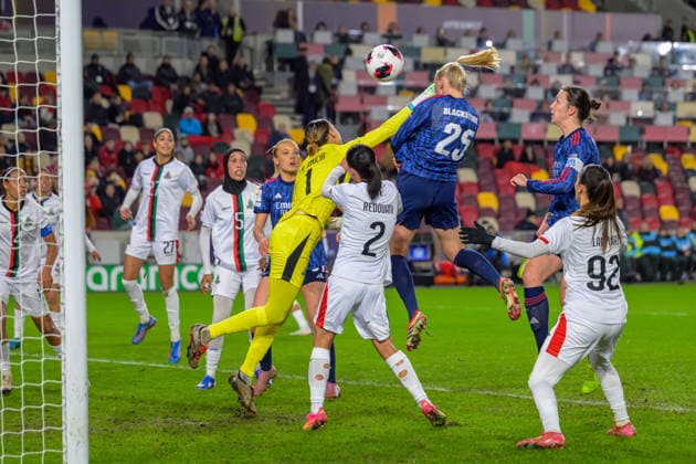 IStina Blackstenius (25 Arsenal FC) scores the team s first goal to make score 1-0 during the FIFA Women s Champions Cup game between Arsenal FC vs ASFAR at Gtech Community Stadium in London , England . (Photo by Keeran Marquis Sports Press Photo SPP) Copyright: xKeeranxMarquis SPPx Sportspressphoto_SPR86402