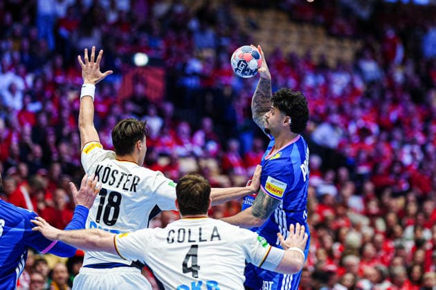 Julian Koester Germany, 18 , Johannes Golla Germany, 04 , Elohim Prandi France, 08 DEN, Germany vs France, Handball, EHF European Championship 2026, Main Round, Matchday 4, 28 01 2026 DEN, Germany vs France, Handball, EHF European Championship 2026, Main Round, Matchday 4, 28 01 2026 Herning Copyright: xEibner-Pressefoto MarcelxvonxFehrnx EP_MFN