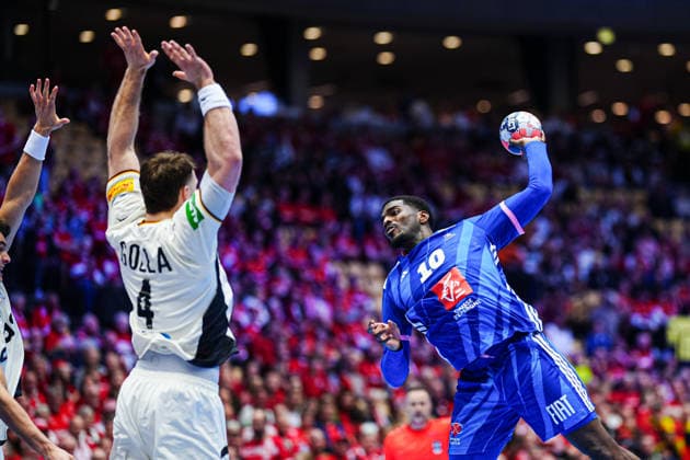 Throw Goal Dika Mem France, 10 DEN, Germany vs France, Handball, EHF European Championship 2026, Main Round, Matchday 4, 28 01 2026 DEN, Germany vs France, Handball, EHF European Championship 2026, Main Round, Matchday 4, 28 01 2026 Herning Copyright: xEibner-Pressefoto MarcelxvonxFehrnx EP_MFN