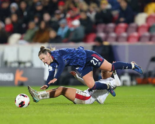 London, England, January 28 2026: Zineb Erroudany (8 ASFAR) tackles Victoria Pelova (21 Arsenal) during the FIFA Women s Champions Cup game between Arsenal FC and ASFAR at Gtech Community Stadium in London, England. (Photo by Jay Patel Sports Press Photo SPP) Copyright: xJayxPatel SportsxPressxPhoto SPPx Sportspressphoto_SPR86432
