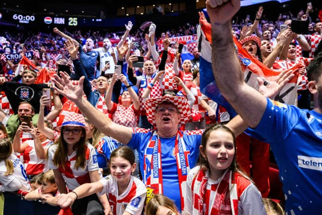 260128 Players of Croatia celebrate after the EHF European Handball Championship main round match between Croatia and Hungary on January 28, 2026 in Malmö Photo Petter Arvidson BILDBYRAN kod PA PA1144 handball handball handball handballs em 2026 croatia hungary croatia hungary ehf european handball championship bbeng grappa33 jubel  Copyright: PETTERxARVIDSON BB260128PA094