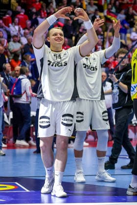 28 01 2026, Handball, Men s EHF EURO 2026, Germany France, Jyske Bank Boxing in Herning, Denmark, Main Round Germany wins against France and reaches the semi-finals of the European Championships Final celebration after the victory Justus Fischer Germany 54 Denmark